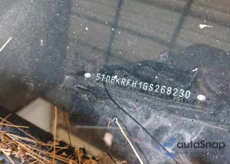 2016 Toyota Highlander Le V6 z USA, uszkodzony, nr VIN 5TDBKRFH1GS268230